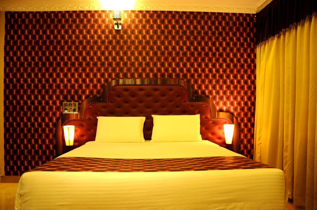 Jal Mahal Resort And Spa Májszúr Szoba fotó